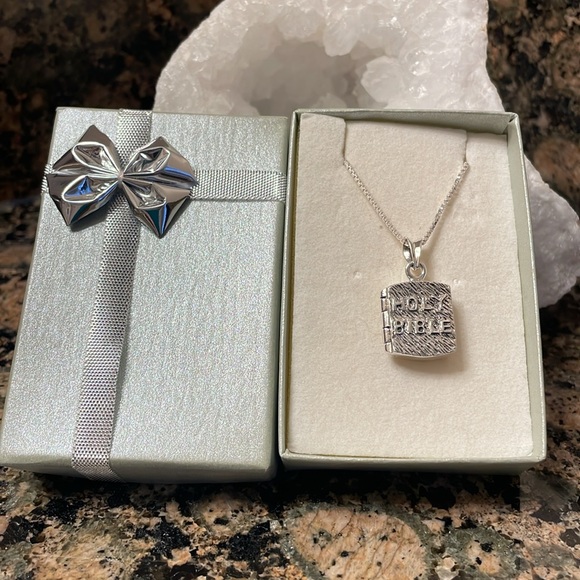 Sterling Silver Locket Bible Pendant. Holy Bible Front Cross Back. 118.00 NWT - Picture 7 of 8